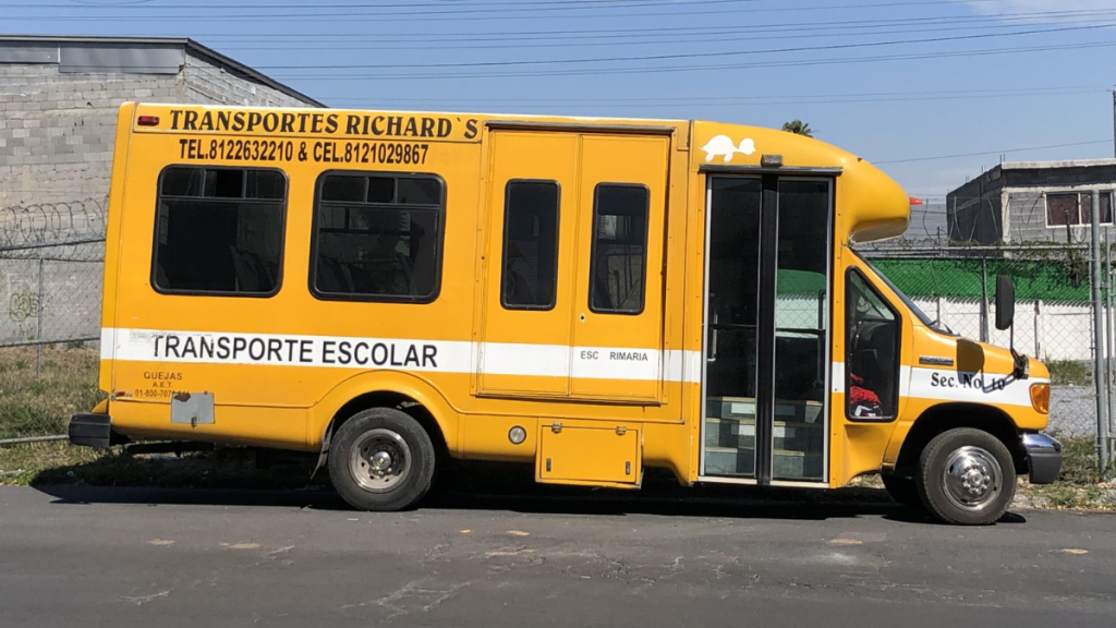 Secretario evade tema de transporte escolar en Congreso; ciudadanos y diputados exigen respuestas ante la falta de claridad del Gobierno estatal.