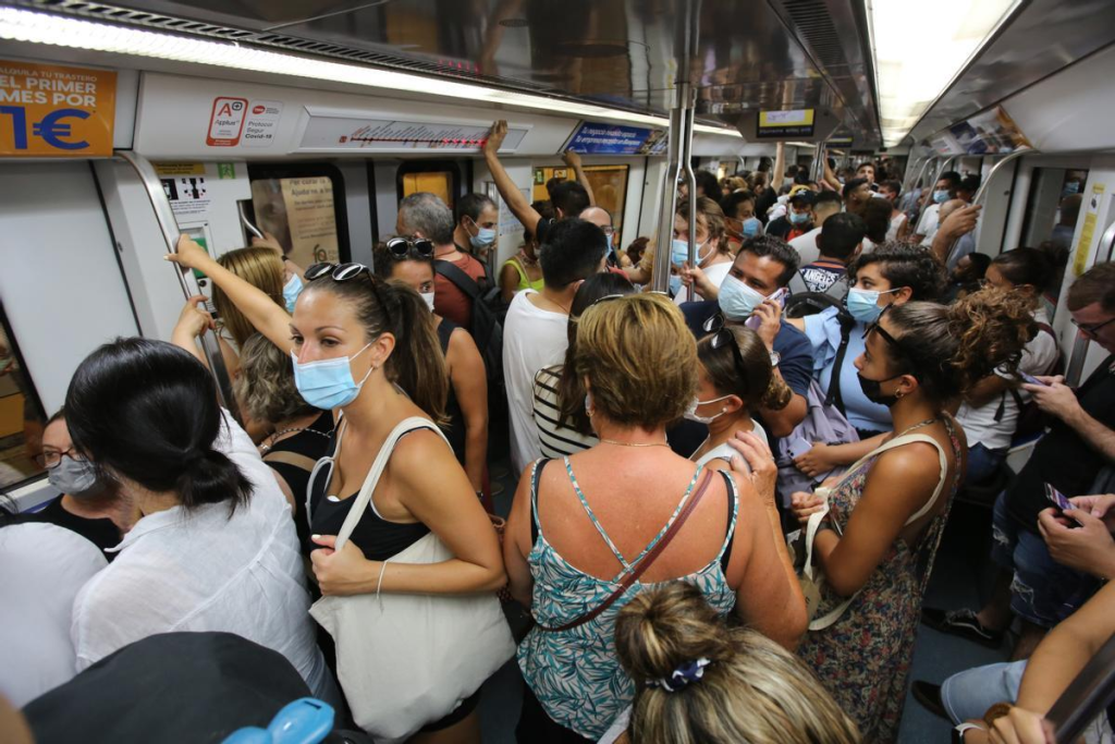 Image | Ciudadano Seguros Reactivan Metro En Monterrey Tras 10 Horas Sin Servicio, Pero Usuarios Se Quejan De Trenes Antiguos Sin Clima En Medio De 36 Grados.