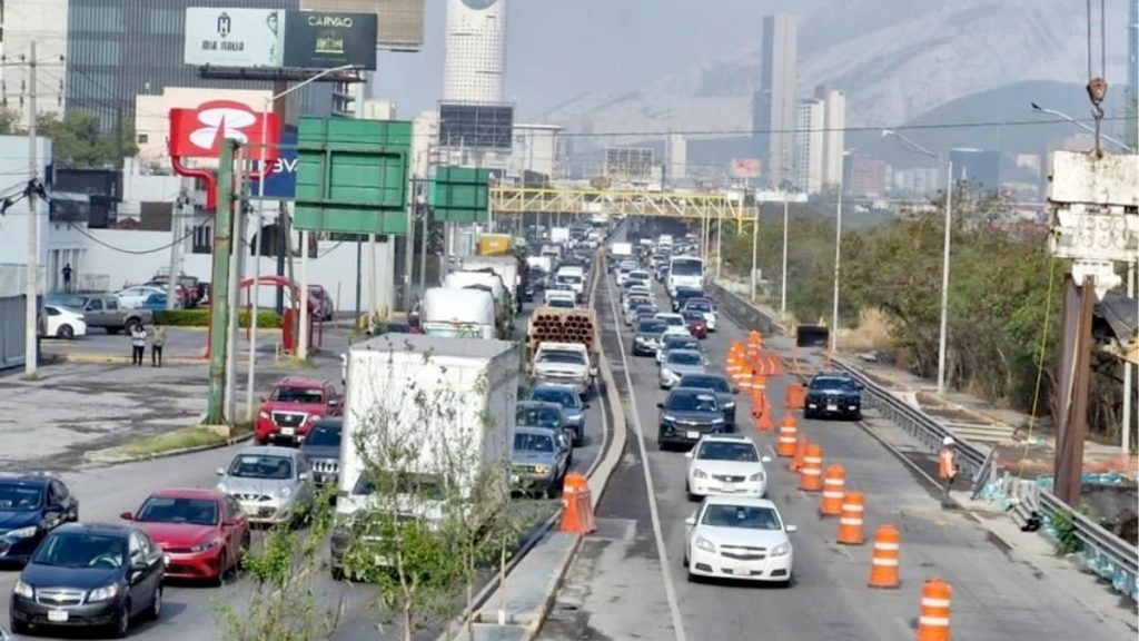 Deslave-del-metro-línea-4-tráfico-constante-morones-prieto-metro-estatal