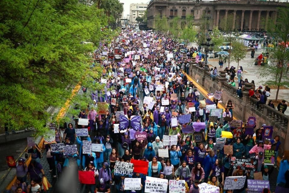 En La Marcha 8 De Marzo Denuncian Que Mariana No Es Aliada Ante La Violencia En Nuevo León. Exigen Justicia Al Estado Por La Violencia Contra La Mujer En Nl.