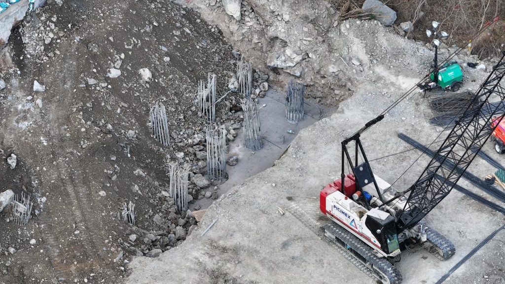 Deslave-del-metro-línea-4-tráfico-constante-morones-prieto-metro-estatal