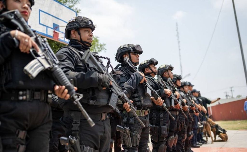 Policía De Yucatán Se Muestran Preparados Y Equipados, Bajo La Acusación Y Burla De Samuel García Y Los Pescados.