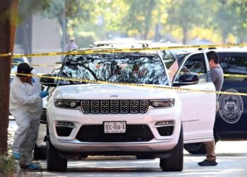 Imagen De Una Camioneta Blanca Y Peritaje a Asesinato En Arboleda San Pedro Nuevo León | Ciudadano Seguros