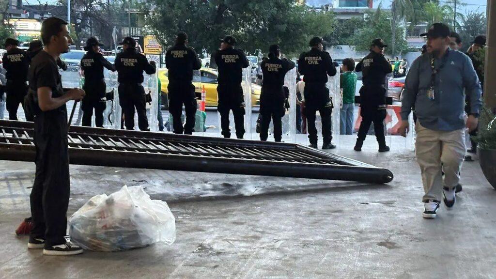 Caos En El Fan Fest De Nuevo León | Ciudadano Seguros