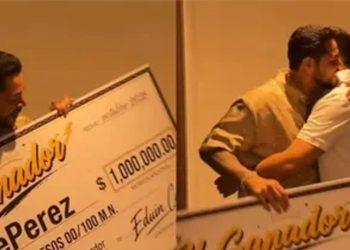 Eduin Caz regala un millón de pesos a Ese Pérez